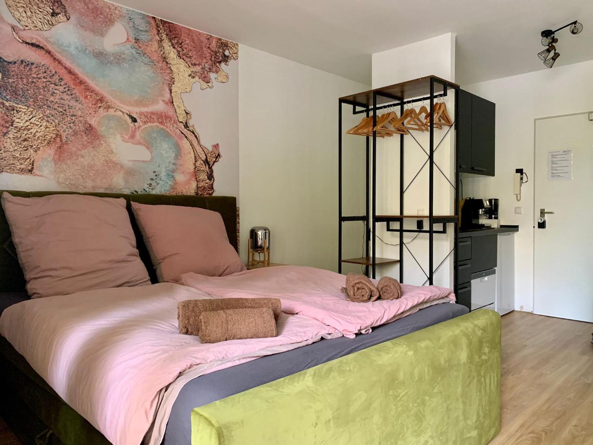 Sali - - Studioapartments Essen